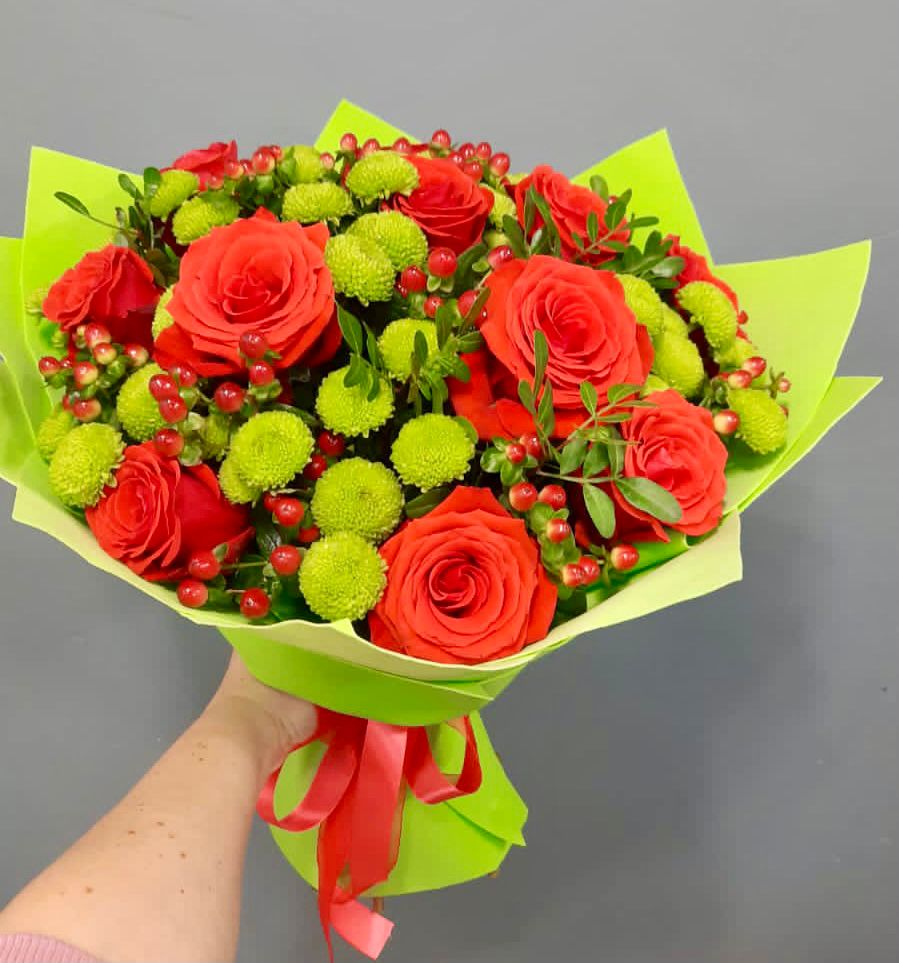 Букет цветов из: Хризантемы и Розы в Новодонецкой