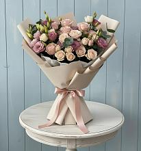 Букет цветов из:  Розы и Лизиантусы в Новодонецкой