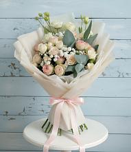 Букет цветов из:  Розы и Лизиантусы в Новодонецкой