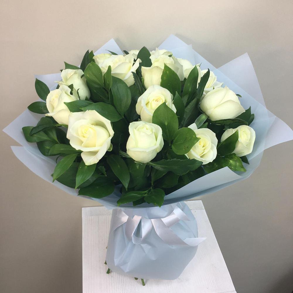 Букет 15 Белых роз Проуд в Новодонецкой