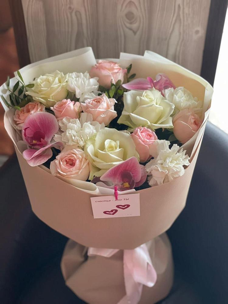 Букет цветов из: Орхидеи, Розы и Гвоздики в Новодонецкой