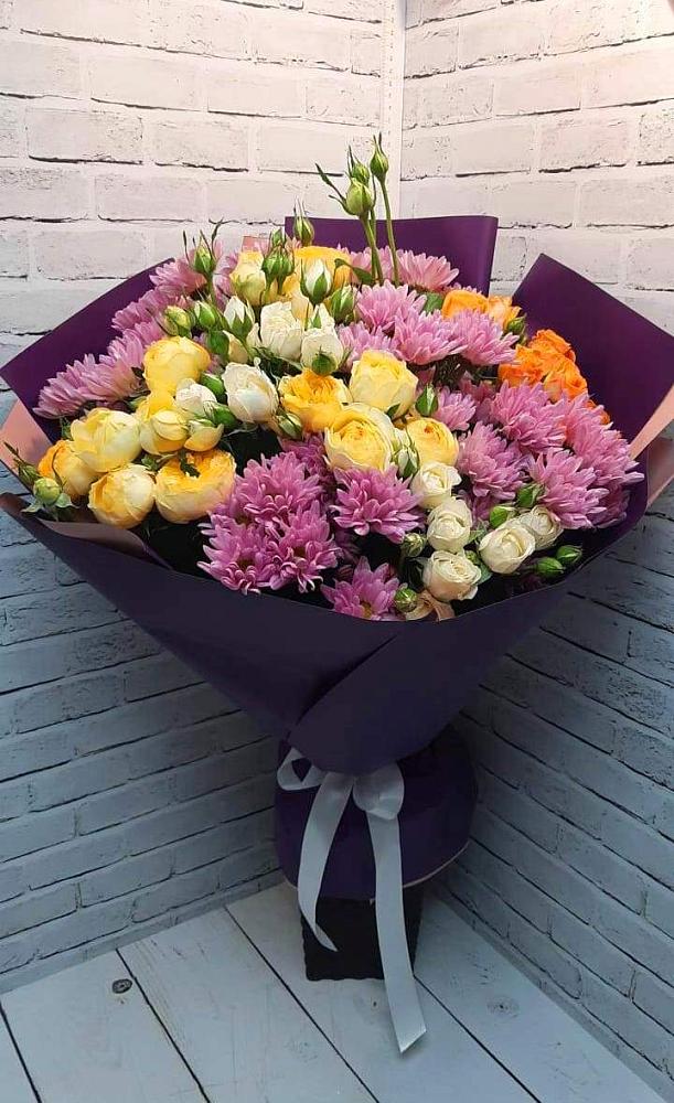 Букет цветов из: Хризантемы и Розы в Новодонецкой