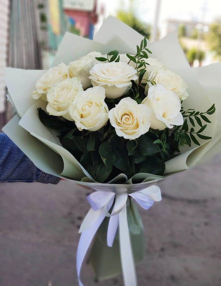Букет Белые розы Проуд в Новодонецкой