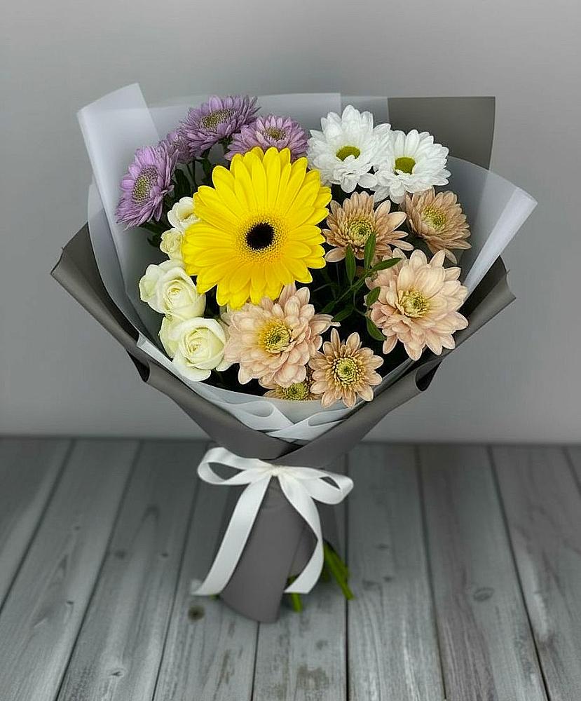 Букет цветов из: Розы, Герберы и Хризантемы в Новодонецкой