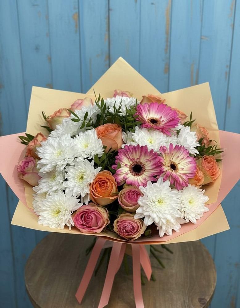 Букет цветов из: Розы, Герберы и Хризантемы в Новодонецкой