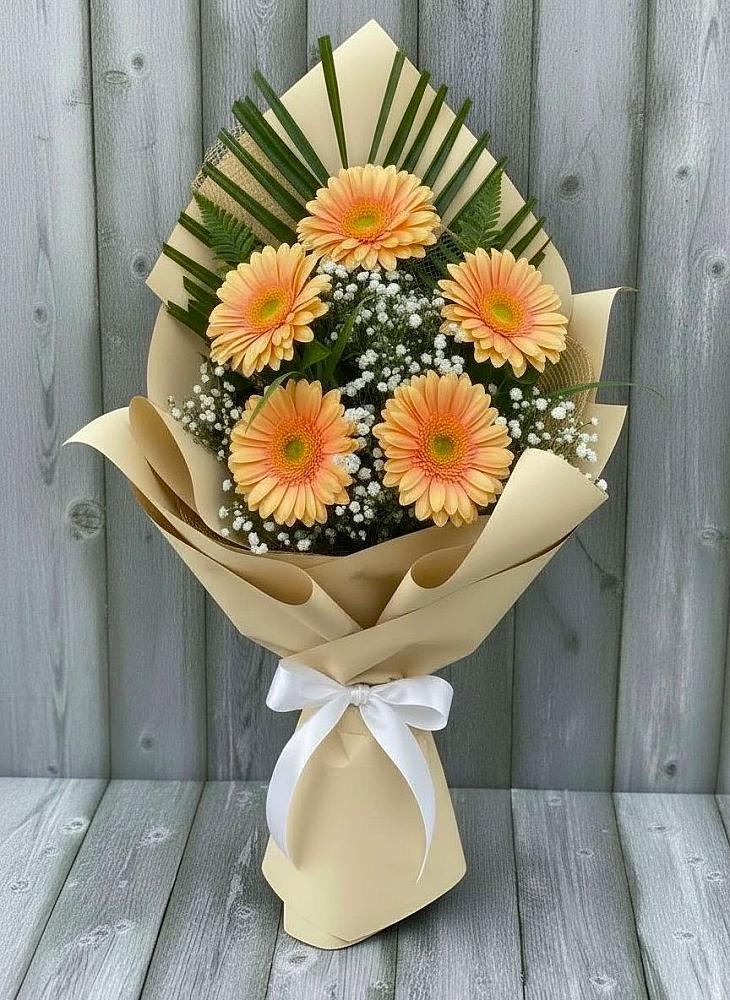 Букет цветов из: Герберы в Новодонецкой