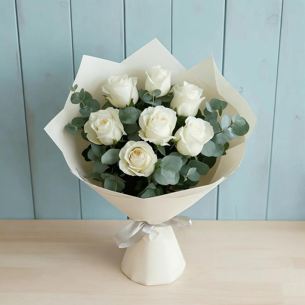 Букет Белые розы в Эвкалипте в Новодонецкой