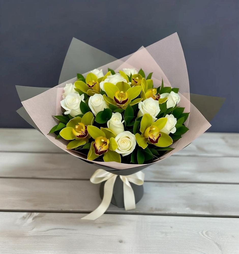 Букет цветов из: Орхидеи и Розы в Новодонецкой