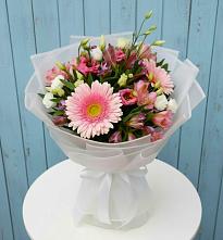 Букет цветов из:  Герберы, Альстромерии и Лизиантусы #REPLACE_PRED# Новодонецкой
