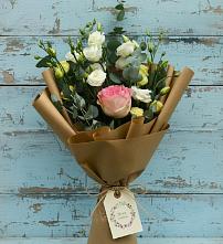 Букет цветов из:  Розы и Лизиантусы в Новодонецкой